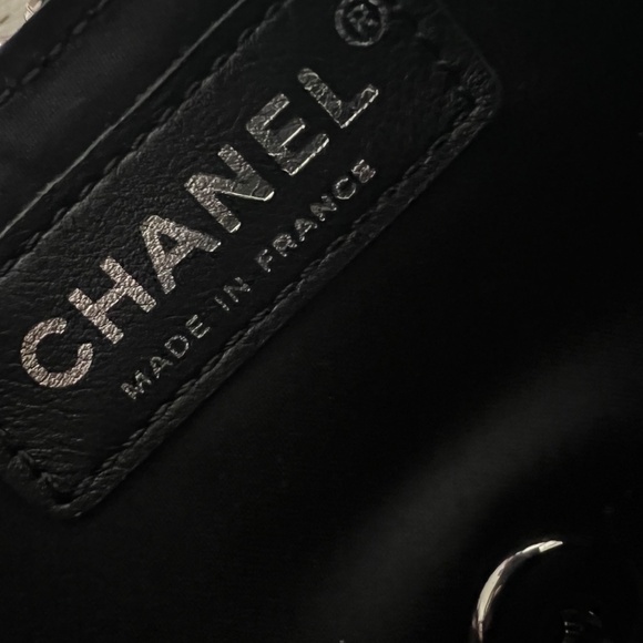 AUTHENTIC-Vintage Chanel Sequined Classic Flap Handbag ( Color: Black/Silver) - Picture 6 of 16